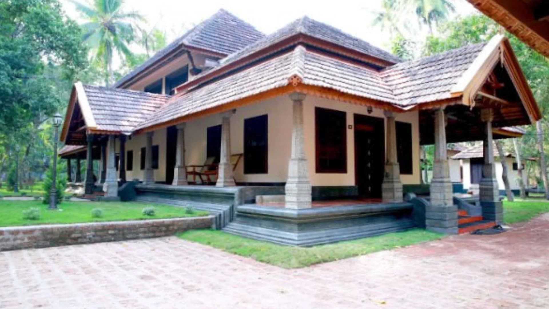11 Days Ladies Gynaecological Issues Ayurvedic Treatment Package